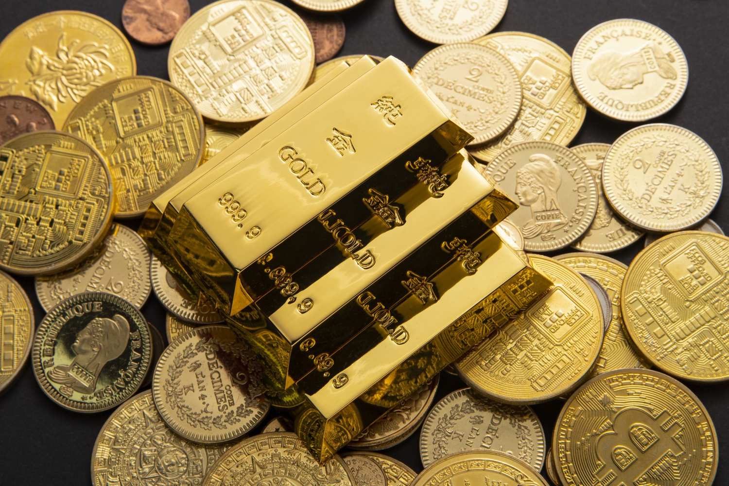 Lonjakan Harga Emas Dunia Mulai Mereda, Proyeksi Kembali ke US$2.500 per Troy Ounce