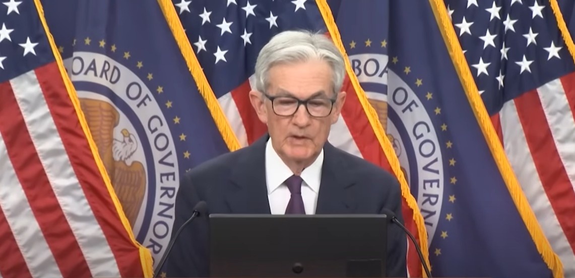 The Fed Tetap pada Kebijakan Suku Bunga, Perang Tarif AS Sebabkan Inflasi